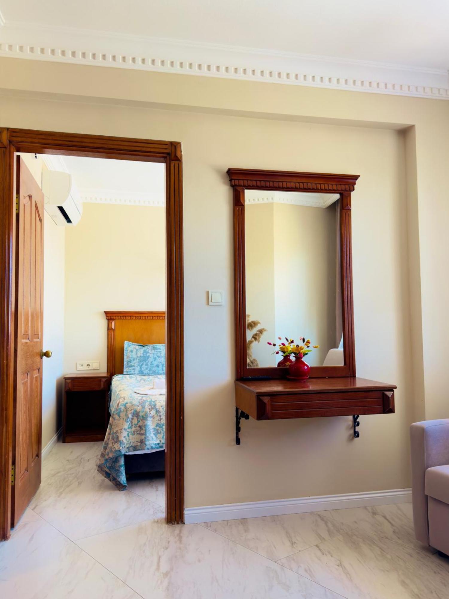 Rosy Suites Hotel Kusadasi Bagian luar foto