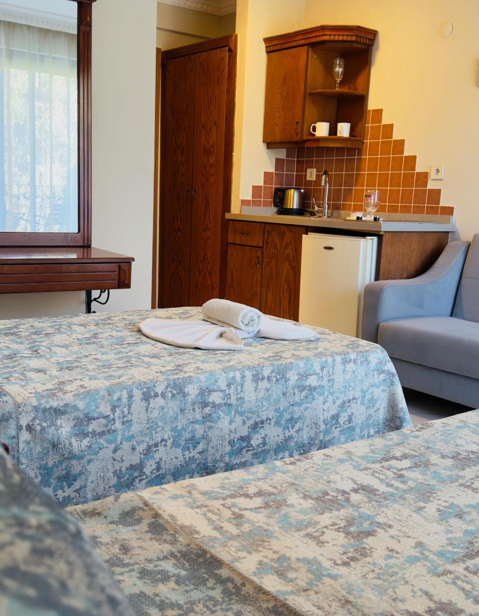 Rosy Suites Hotel Kusadasi Bagian luar foto